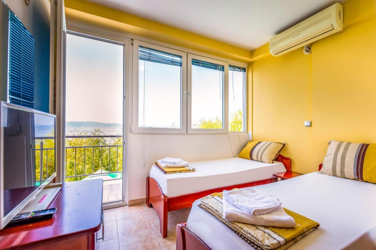 Villa Swiss Охрид Екстериор снимка