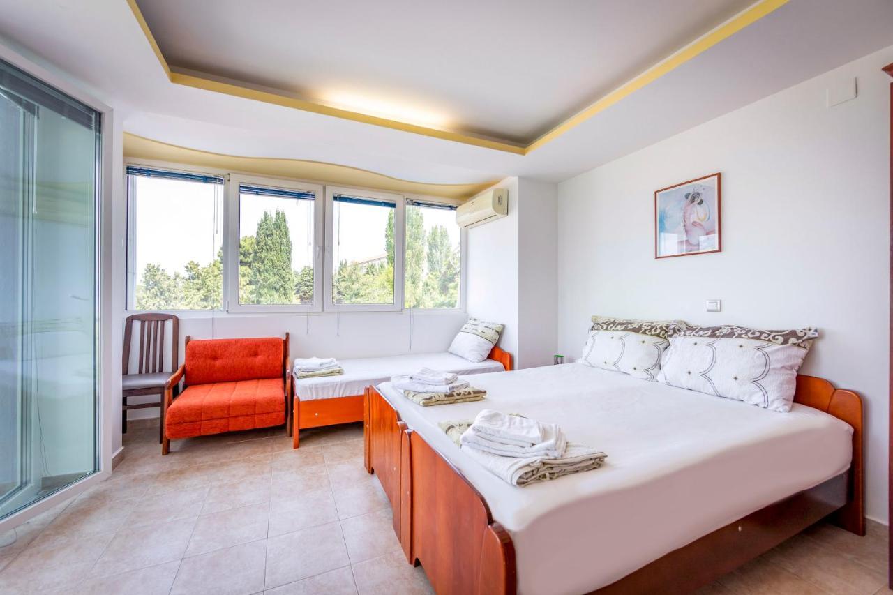 Villa Swiss Охрид Екстериор снимка